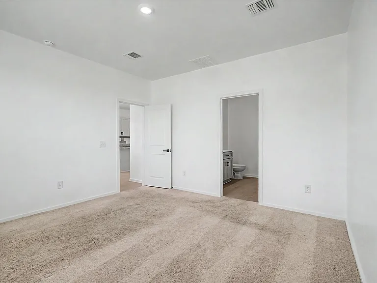 511 Louis Ln — Photo 17
