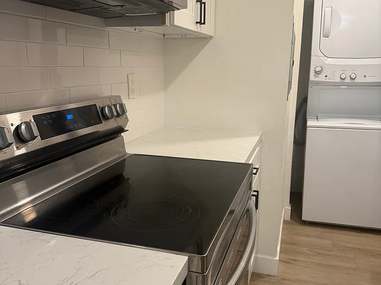 225 S Ventura Rd #84 — Photo 5