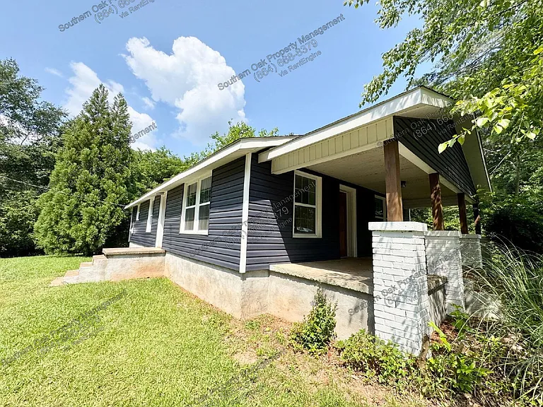 151 Hopewell Church Dr — Photo 1