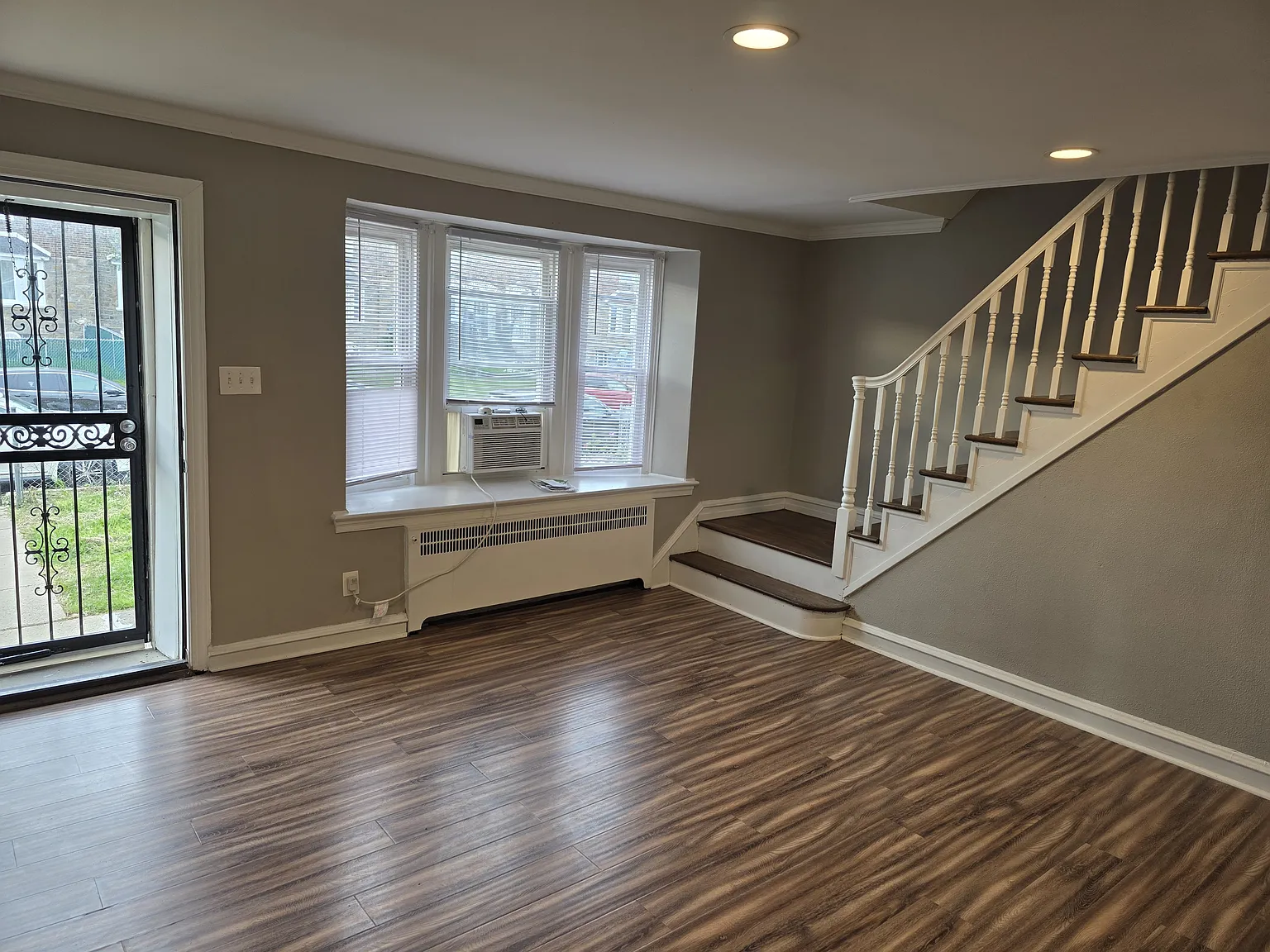 5 bed, 1650 sqft, $2,750 — Photo 3