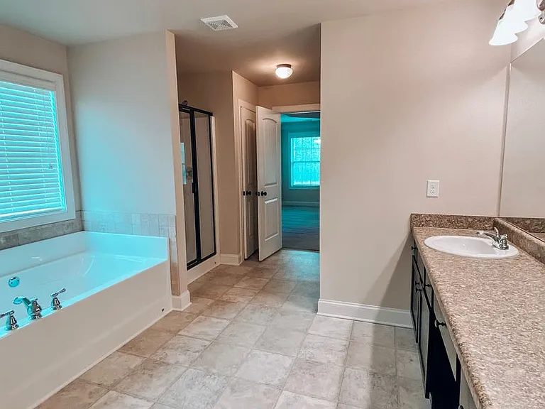 1532 Middleton Dr — Photo 14