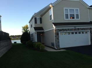 1985 Cobblestone Dr, Carpentersville, IL 60110