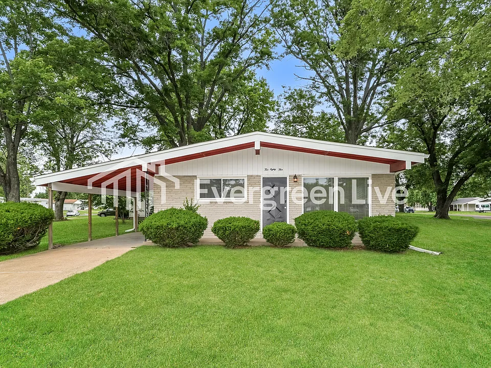 285 Versailles Dr
