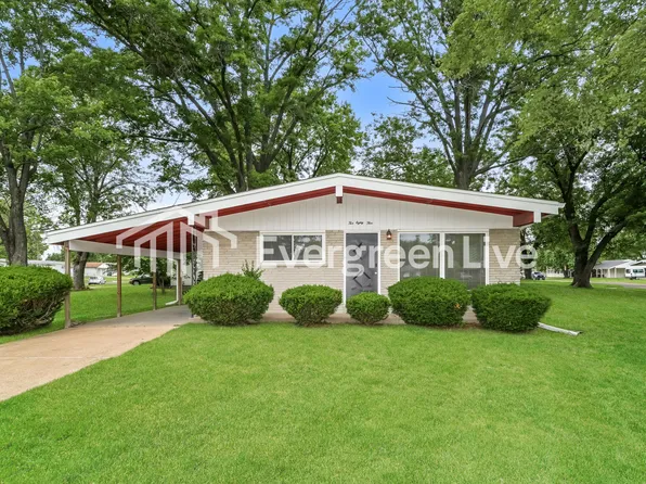 285 Versailles Dr, Florissant, MO 63031