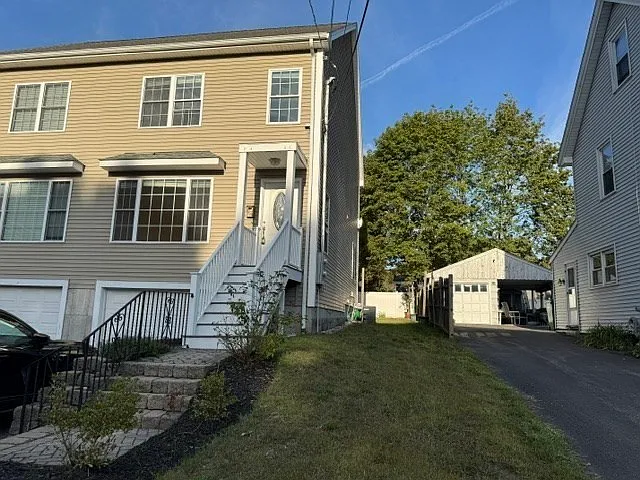3 bed, 2.5 bath, 1679 sqft, $4,200 — Photo 1