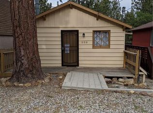 559 Maple Ln, Sugarloaf, CA 92386