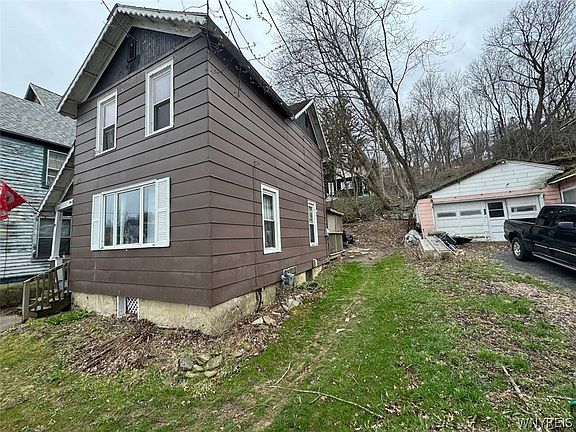 2nd image of 246 E 3rd St