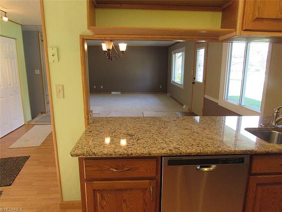 3rd image of 20729 Pineview Cir