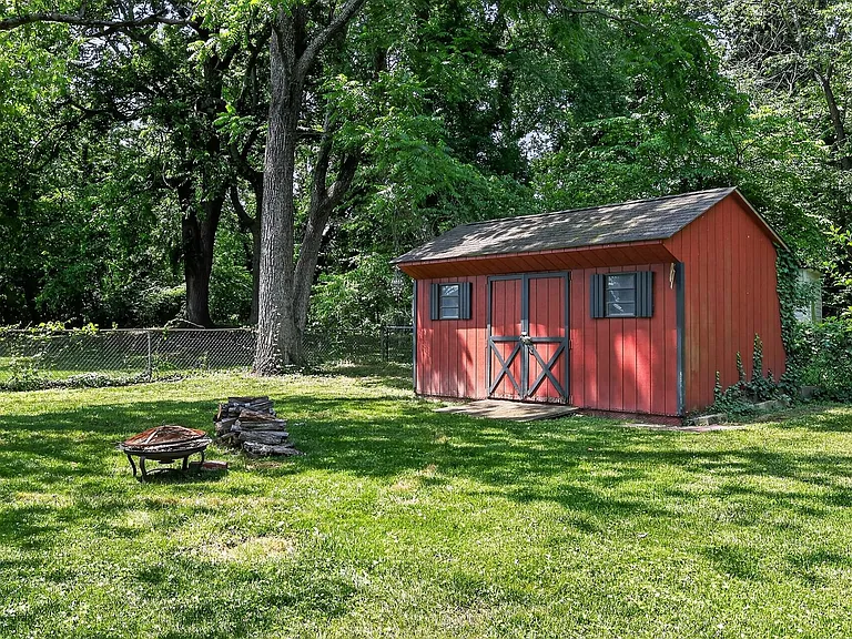 14011 Rectory Ln — Photo 33