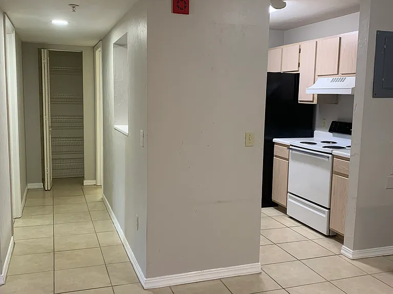 2360 SW Archer Rd #614 — Photo 6