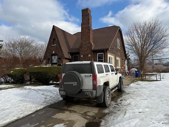 3rd image of 17184 Dresden St