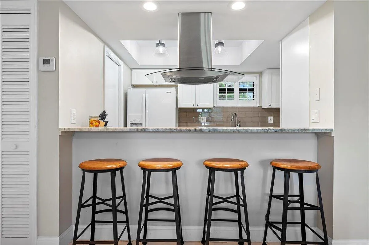 1 bed, 1.0 bath, 900 sqft, $5,000 — Photo 4