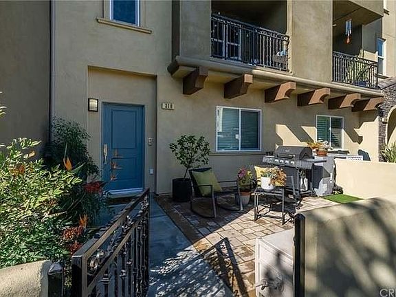 2nd image of 318 Marshall Dr #2