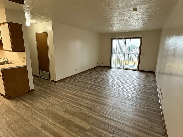 Pine Tree Apartments — Photo 11