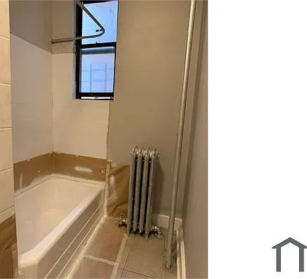 2847 Bainbridge Ave — Photo 10