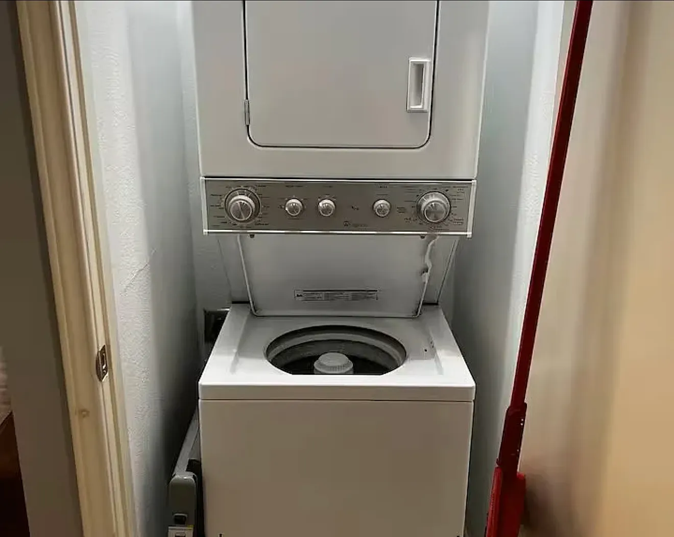 2 bed, 1300 sqft, $1,750 — Photo 3
