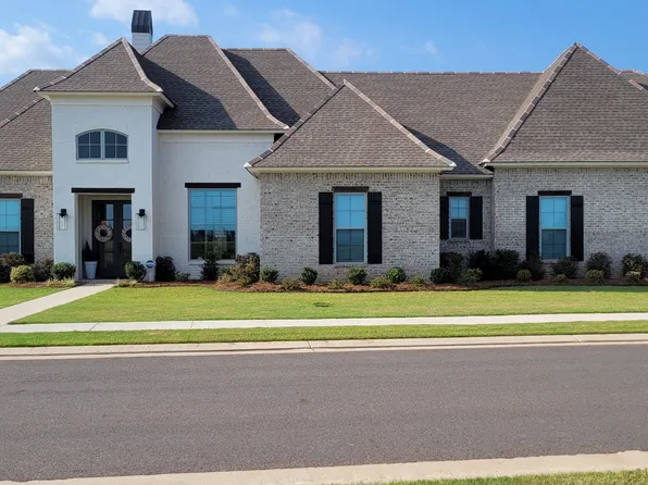 161 N Canal Dr, Bossier City, LA 71111