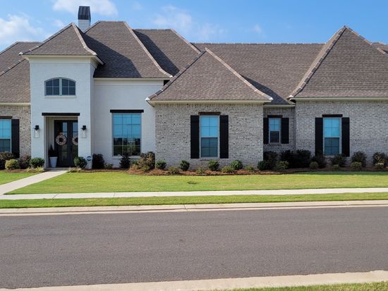 161 N Canal Dr, Bossier City, LA 71111