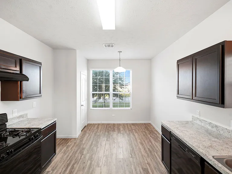 19 Santa Barbara Dr — Photo 12