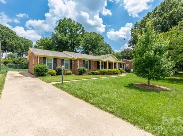 5022 Cheviot Rd, Charlotte, NC 28269