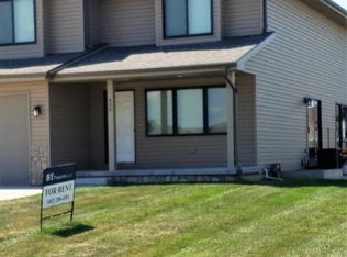 450 S 6th St, Springfield, NE 68059