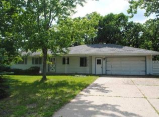 6647 Babcock Trl, Inver Grove Heights, MN 55077