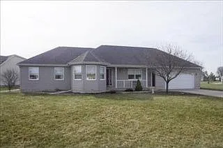 137 Maple Cir photo 1
