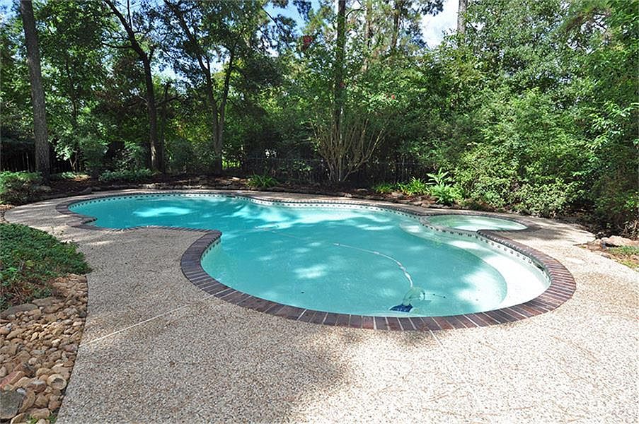 1st image of 1902 Southern Pines Dr