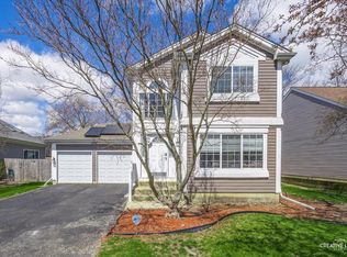 1477 Golden Oaks Pkwy, Aurora, IL 60506