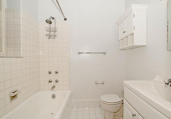 4th image of 26 E 63rd St APT 7F