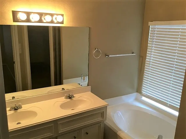 2411 Morgan Ridge Ln — Photo 9