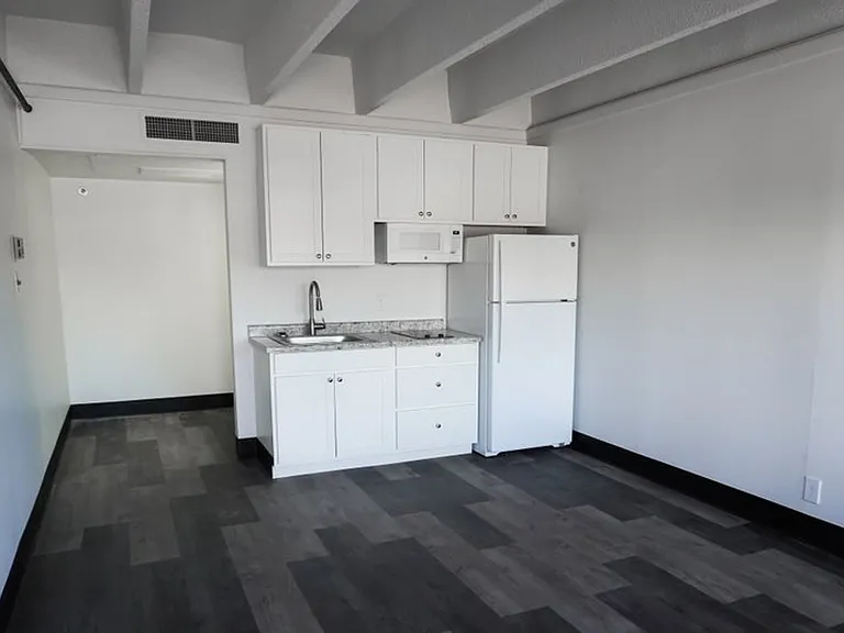 1408 Buffalo Jones Ave #206 — Photo 2