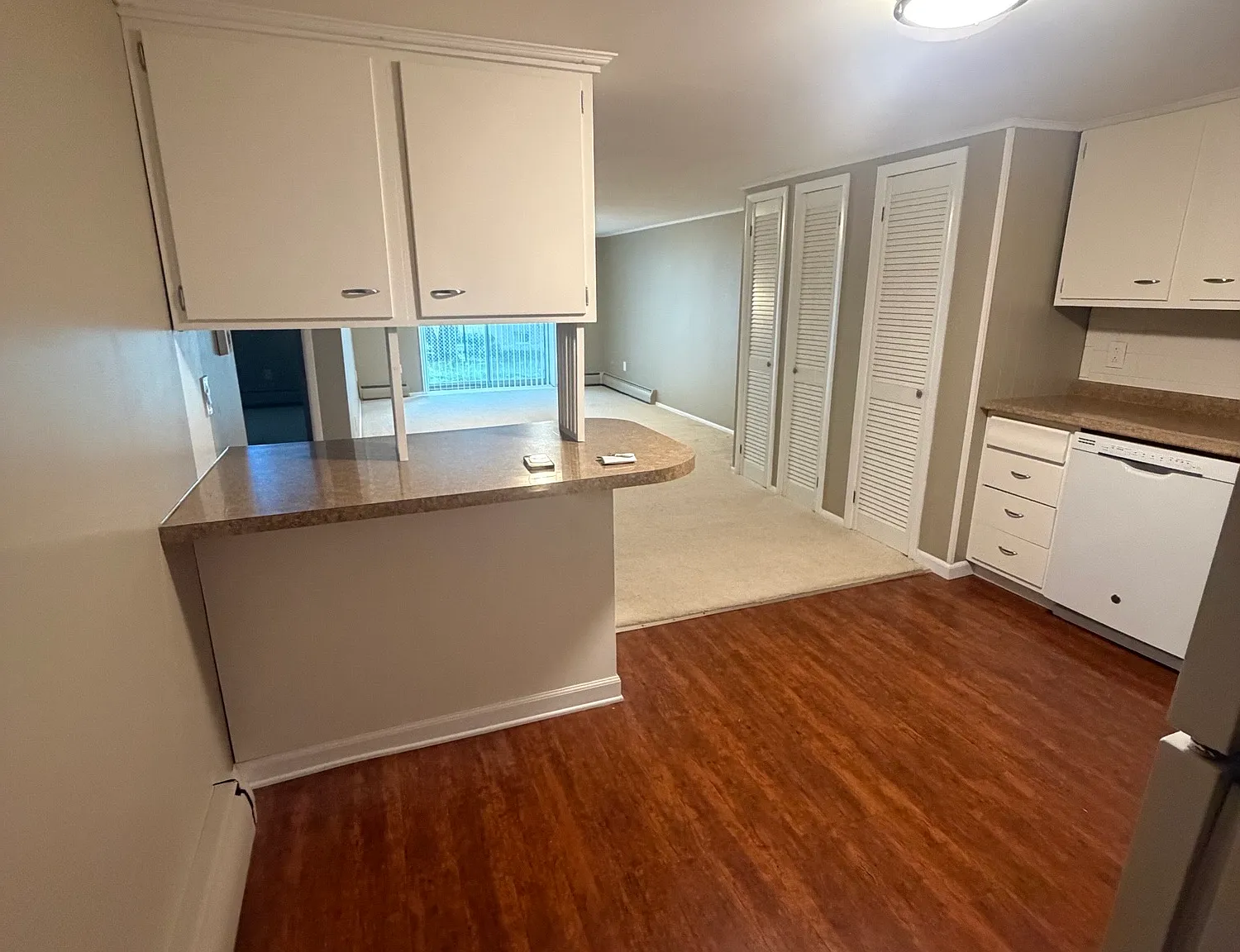 1 bed, 950 sqft, $1,025 — Photo 3