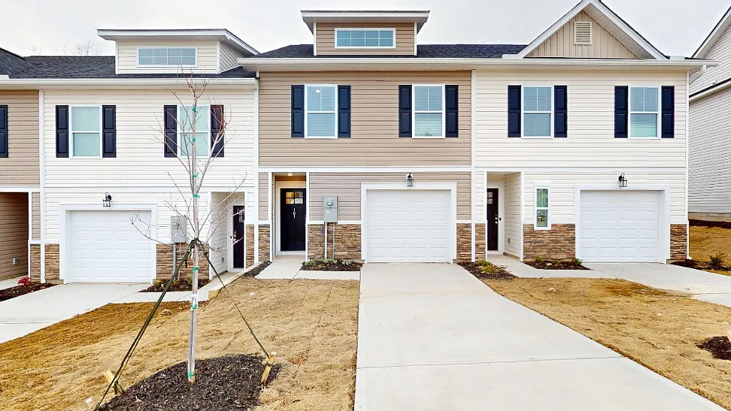 3 bed, 2.5 bath, 1335 sqft, $2,195 — Photo 1