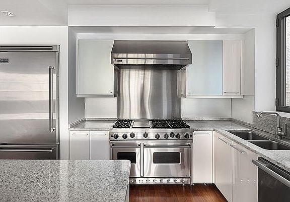 5th image of 43 W 64th St #6C