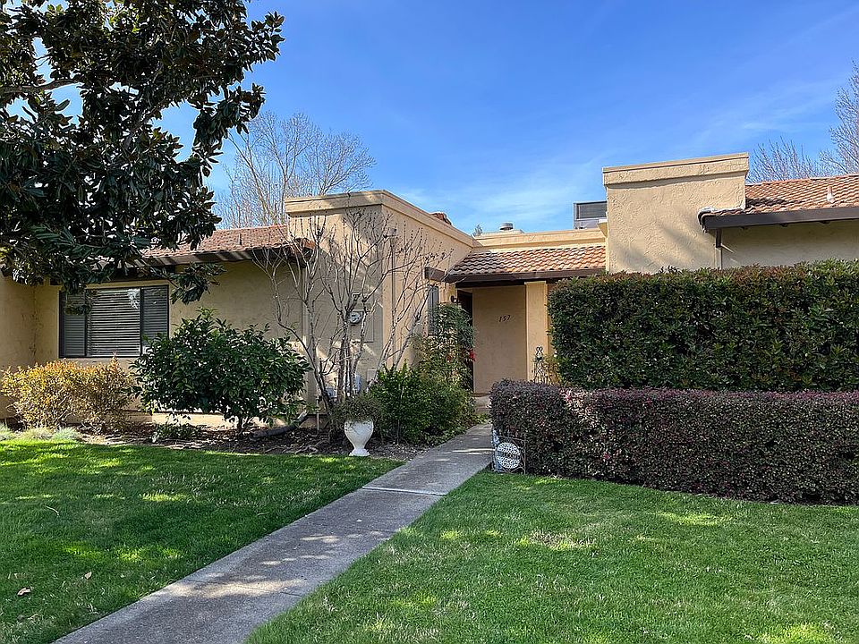 1st image of 157 La Mancha Dr