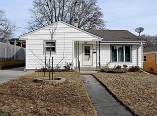 2012 Oaklawn Ave, Waukesha, WI 53188