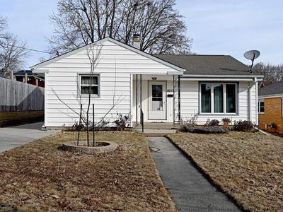 2012 Oaklawn AVENUE, Waukesha, WI, 53188