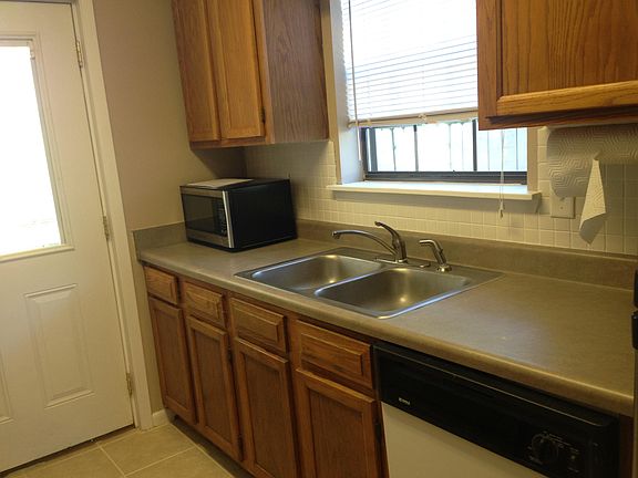 4th image of 1010 Pineview Blvd #E