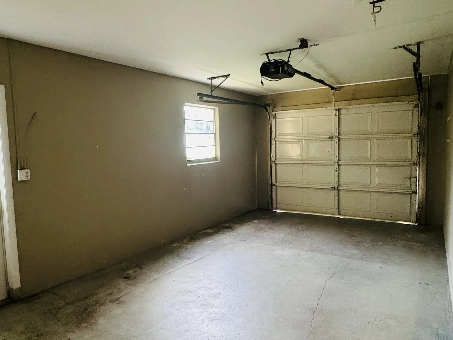 4 bed, $2,800 — Photo 4