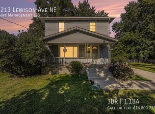 1213 Lewison Ave NE, Grand Rapids, MI 49505