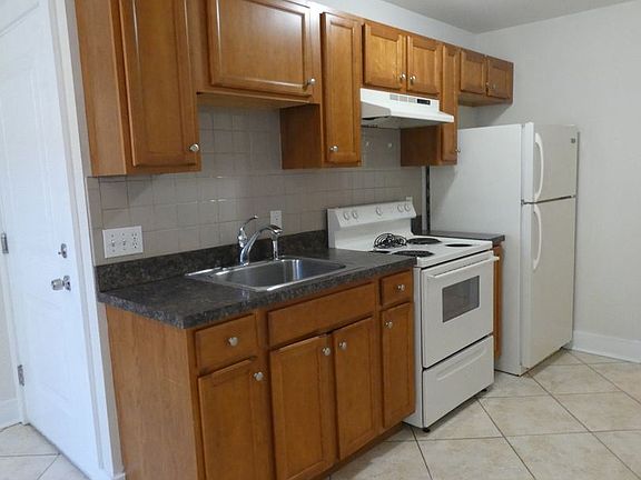 3rd image of 5108-10 Spruce St #9970695