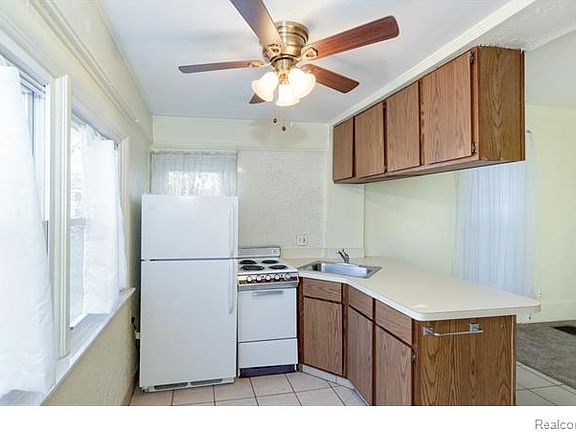 2nd image of 350 E Cady St