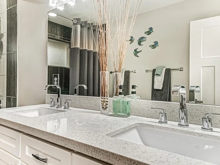 4623 E Earll Dr — Photo 17