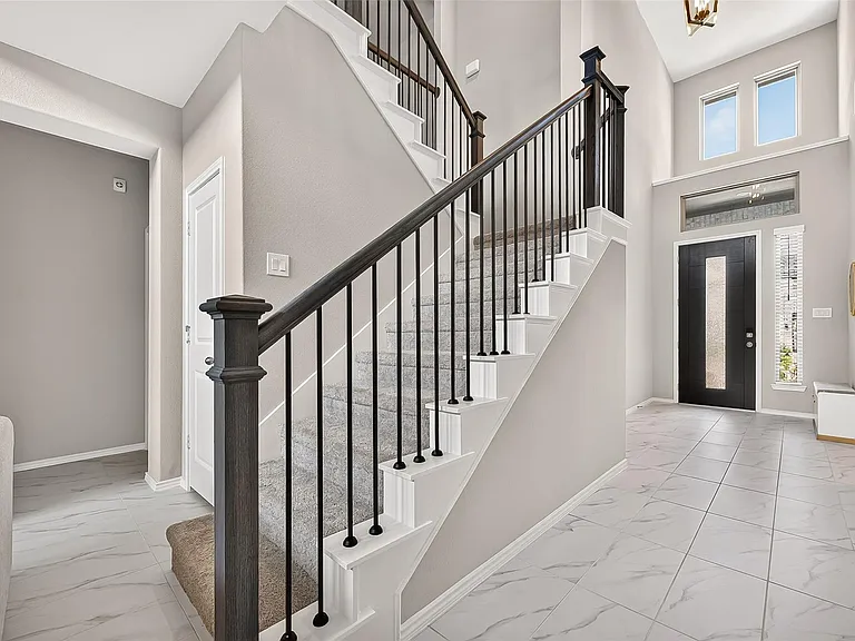 410 Mercury Sky Rd — Photo 9