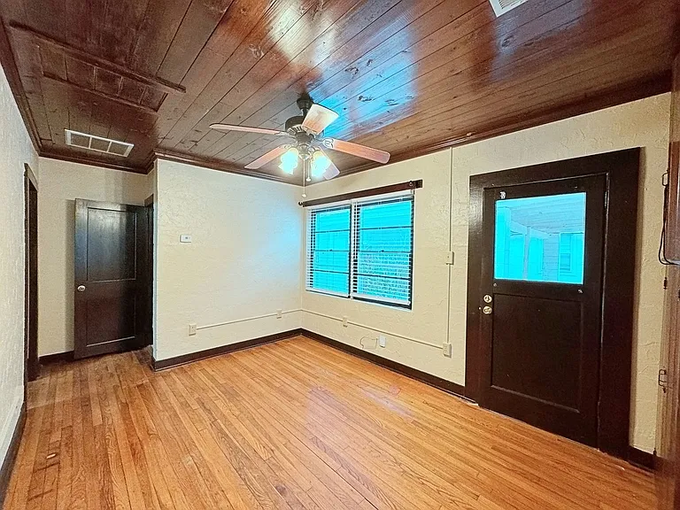 878 Kenmore Ave — Photo 7