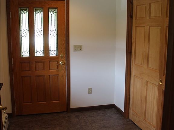 4th image of 274 Crest Dr