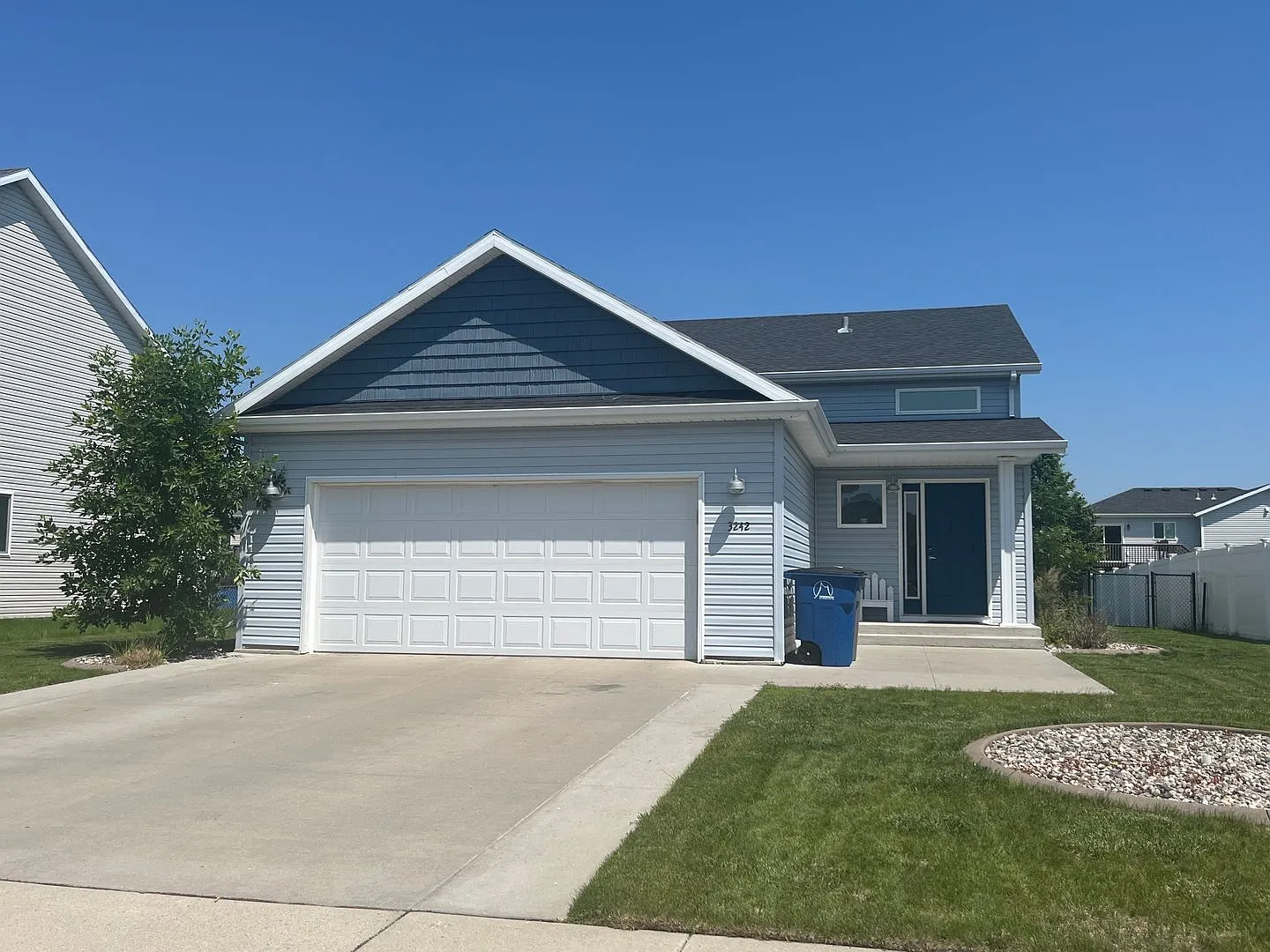 4 Bed 3 Bath Single Family Home — Photo 1