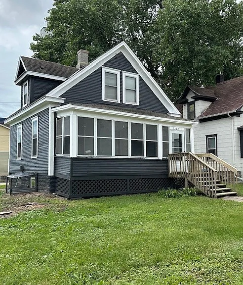1222 Como Ave SE — Photo 1