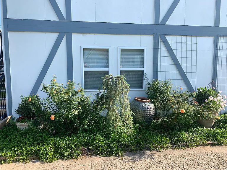 1701 NW 29th St #8 — Photo 17